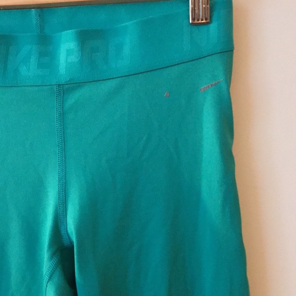 Nike Pro Cropped Leggings - Picture 3 of 5